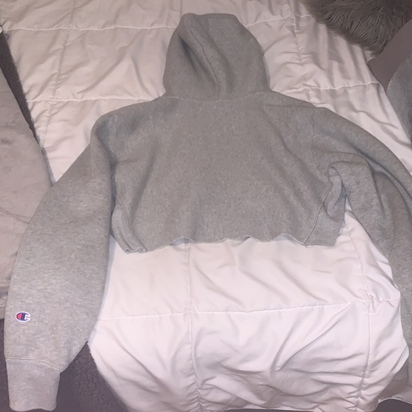 cropped gray hoodie from Champion - Picture 4 of 4